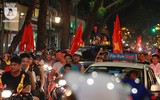 [ẢNH] Đường phố Hà Nội đỏ rực sau chiến thắng của Olympic Việt Nam tại ASIAD 2018